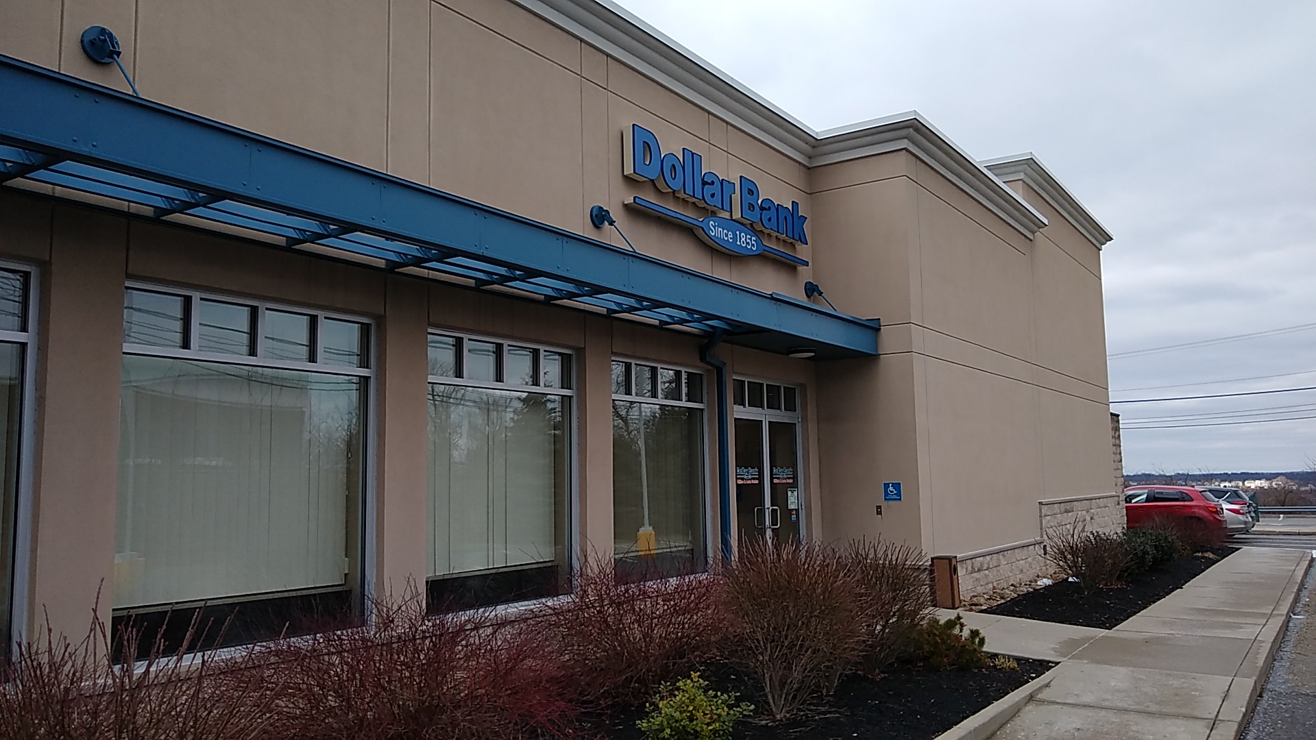 Dollar Bank 01