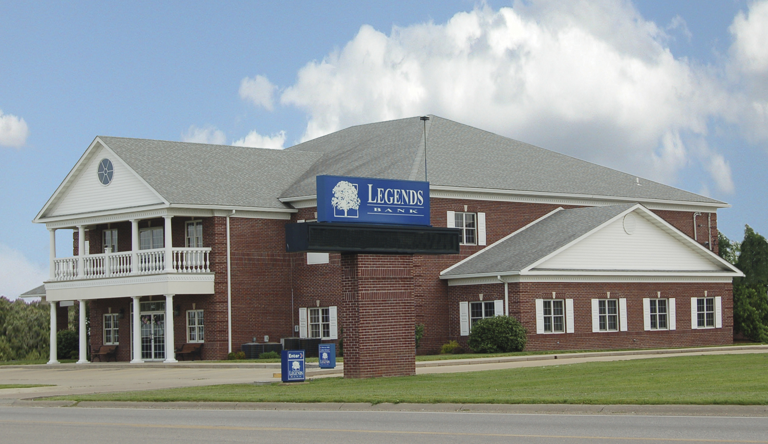 Legends Bank 01