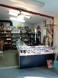 Long Trading Post& Pawn 03