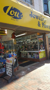 Lou's Jewelry & Pawn 02