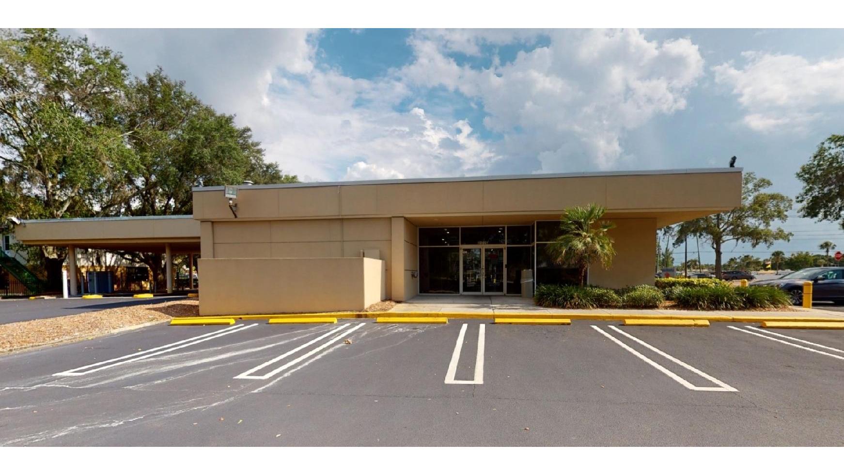 Bank of America (with Drive-thru services) 01