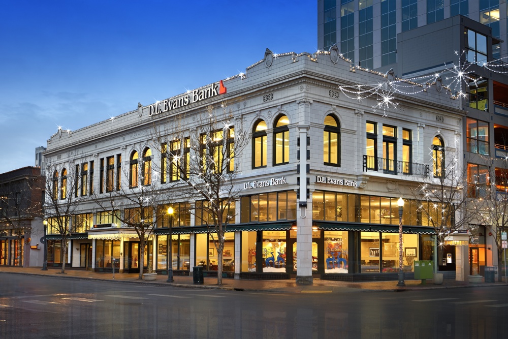 D.L. Evans Bank 01