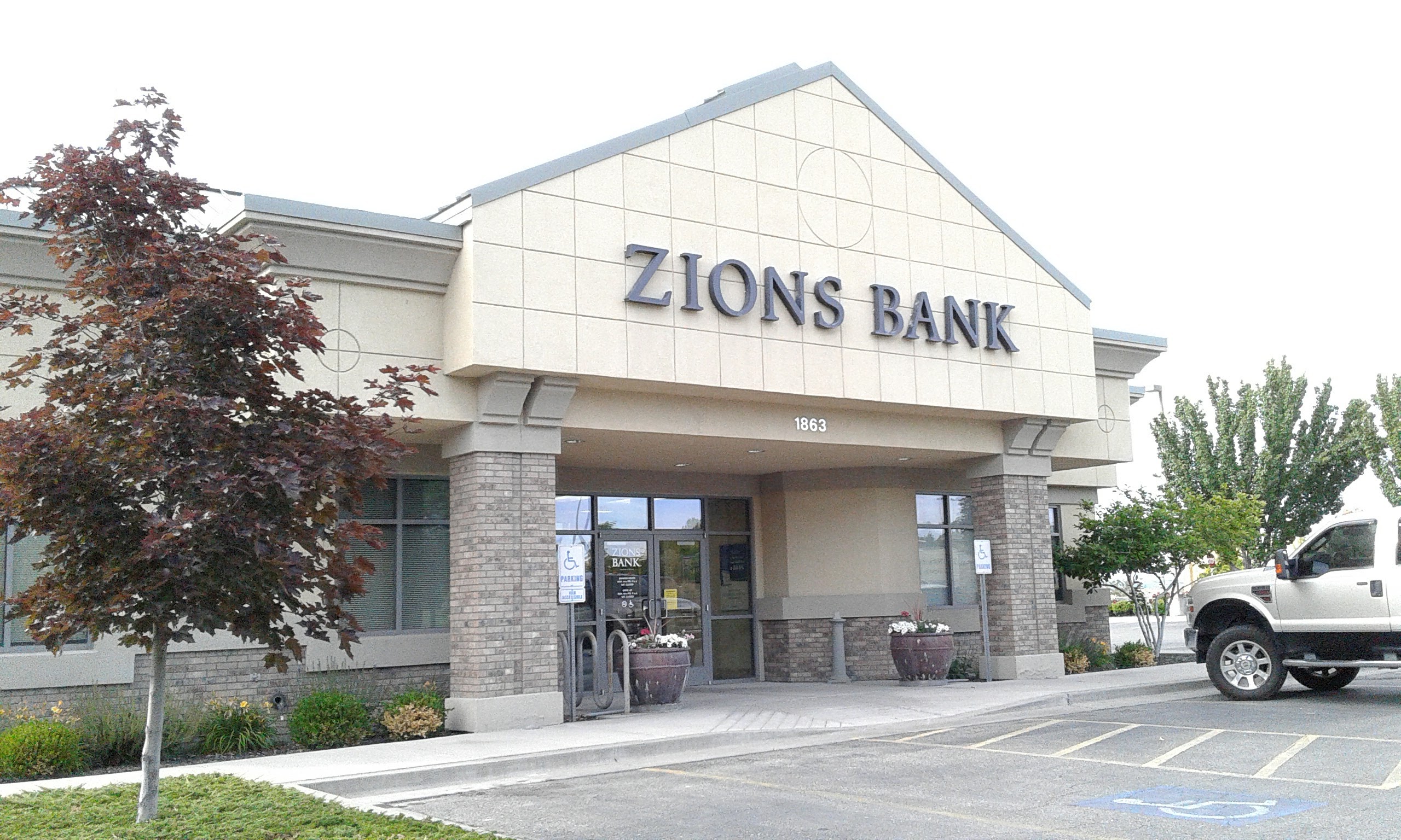 Zions Bank Twin Falls/Canyon Park 01