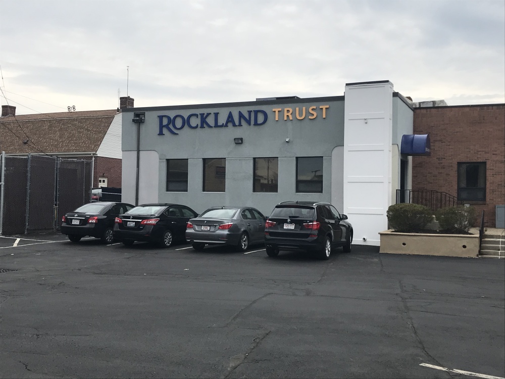 Rockland Trust Branch & Commercial Lending Center 01