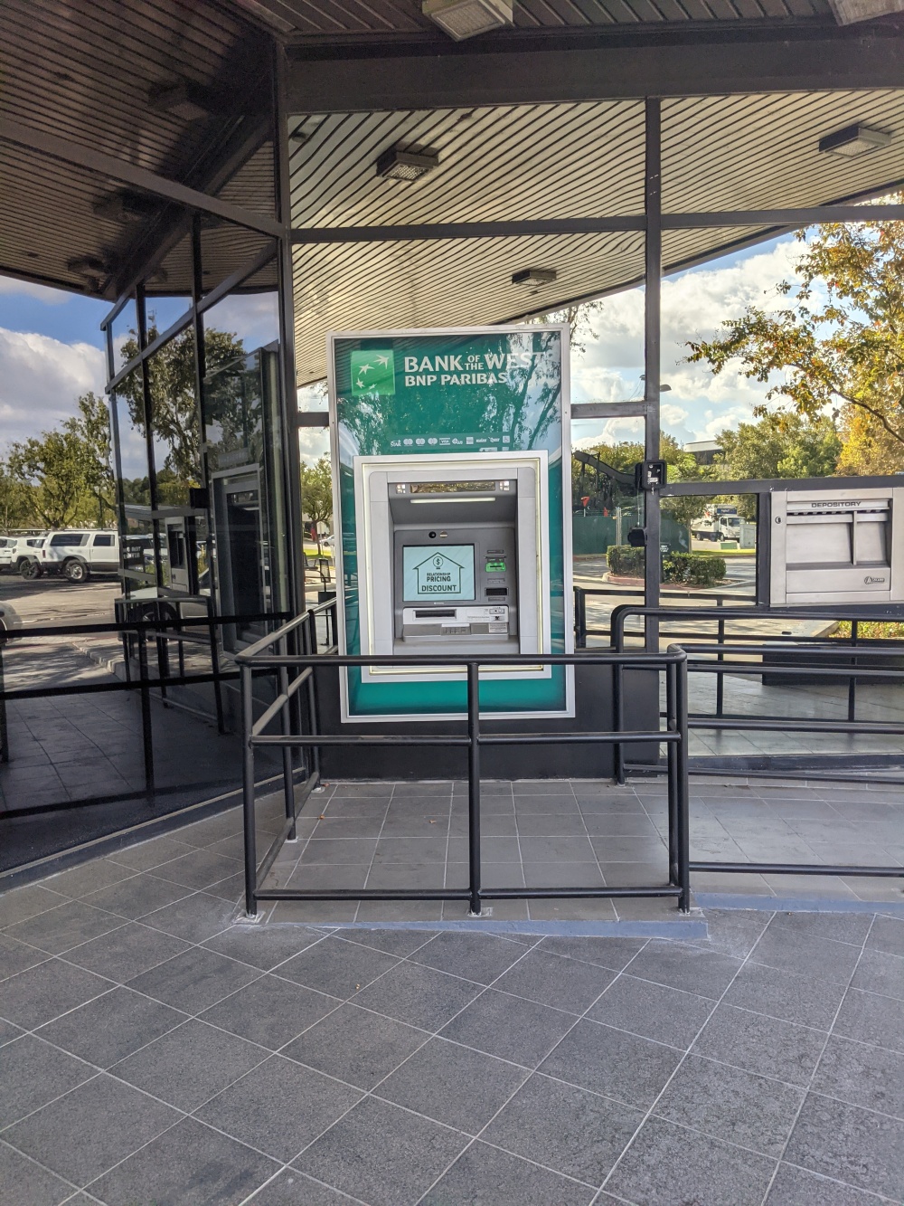 Bank of the West 01