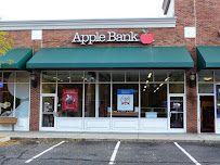 Apple Bank 02