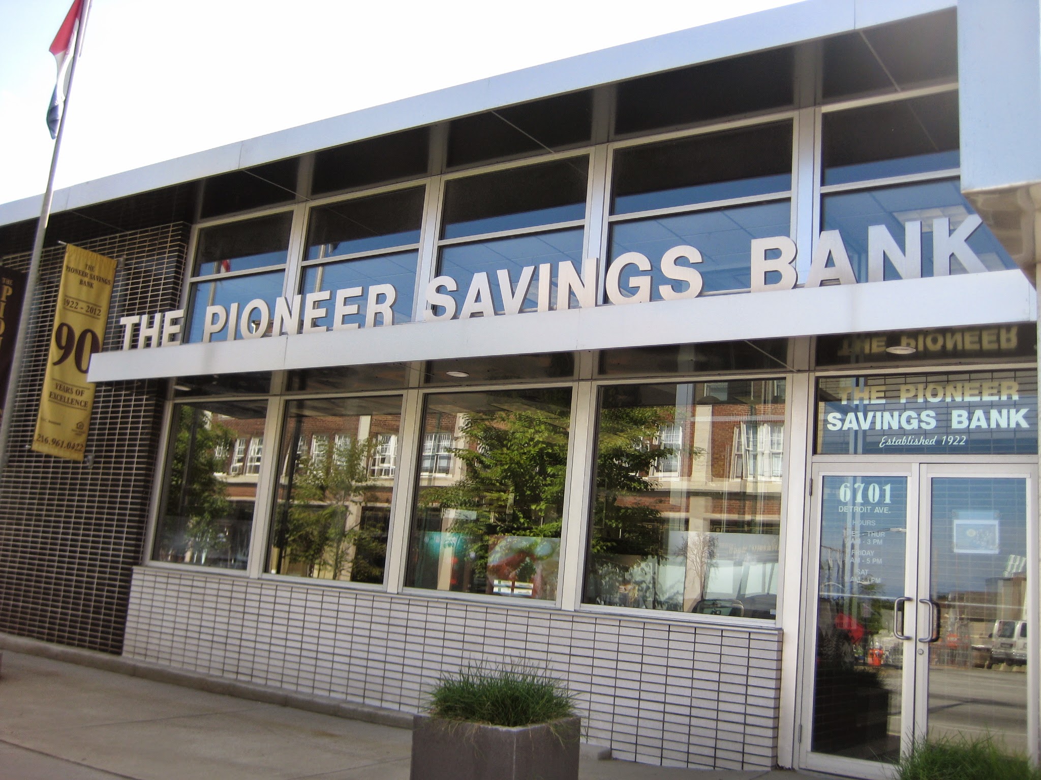 The Pioneer Savings Bank 01