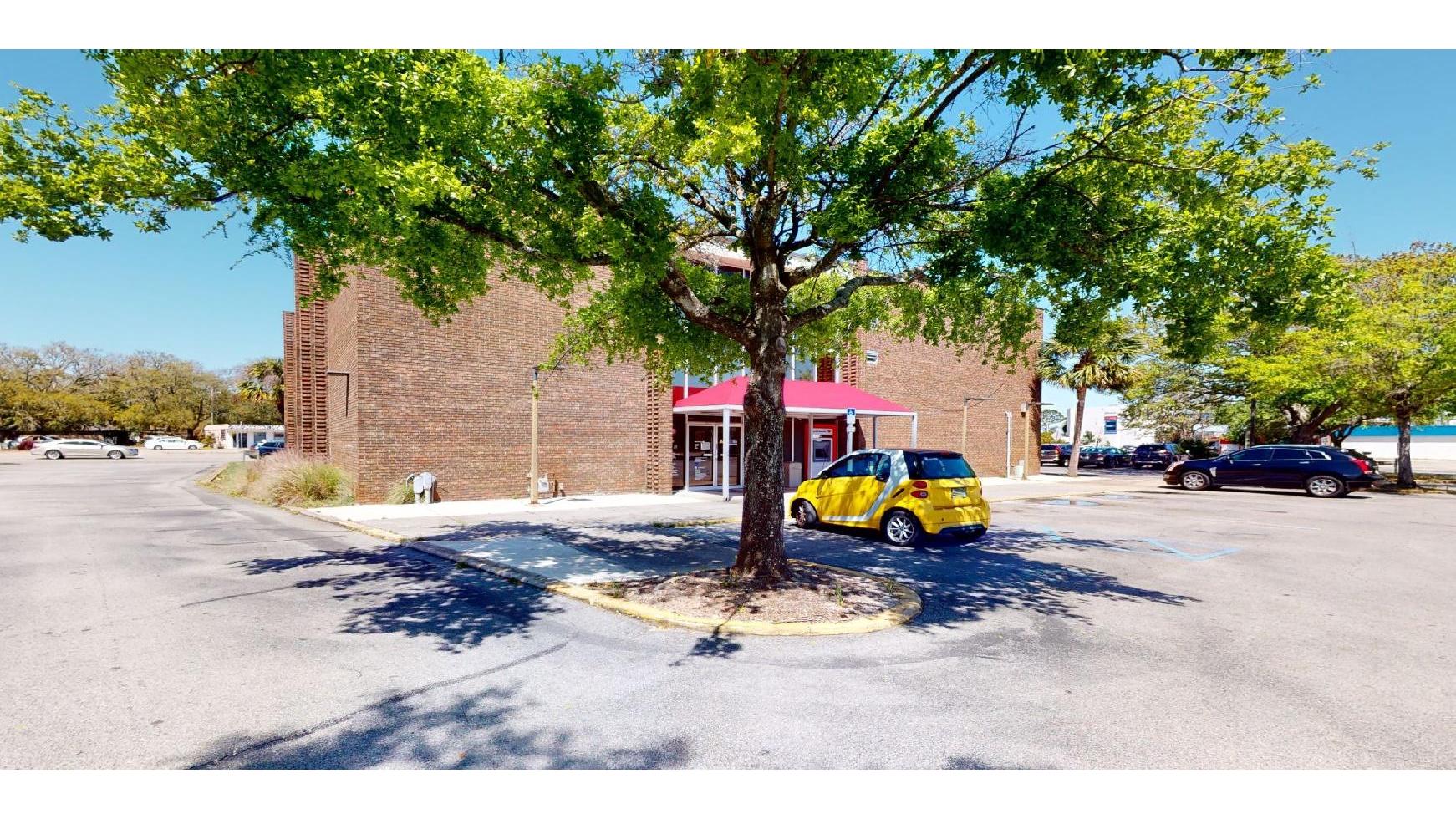 Bank of America (with Drive-thru ATM) 01
