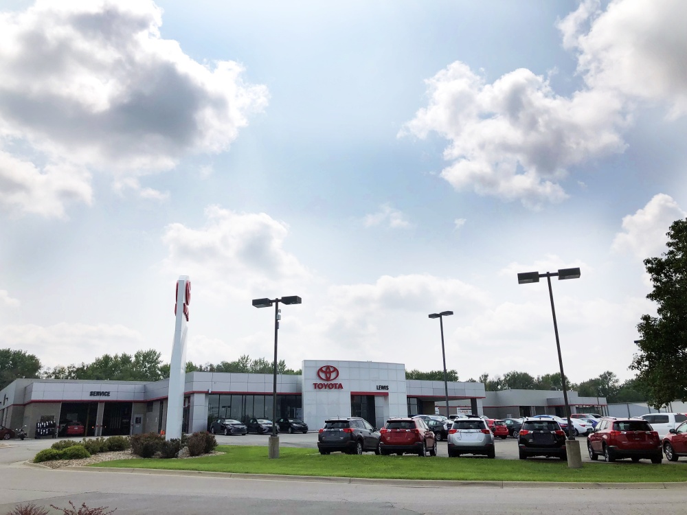 Lewis Toyota of Topeka 01