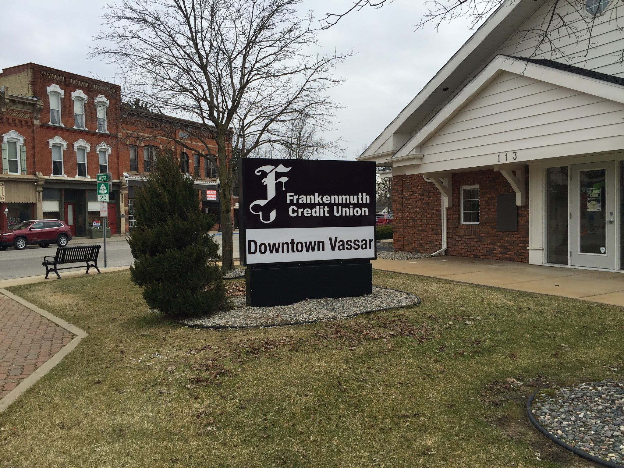 Frankenmuth Credit Union-Vassar Downtown 01
