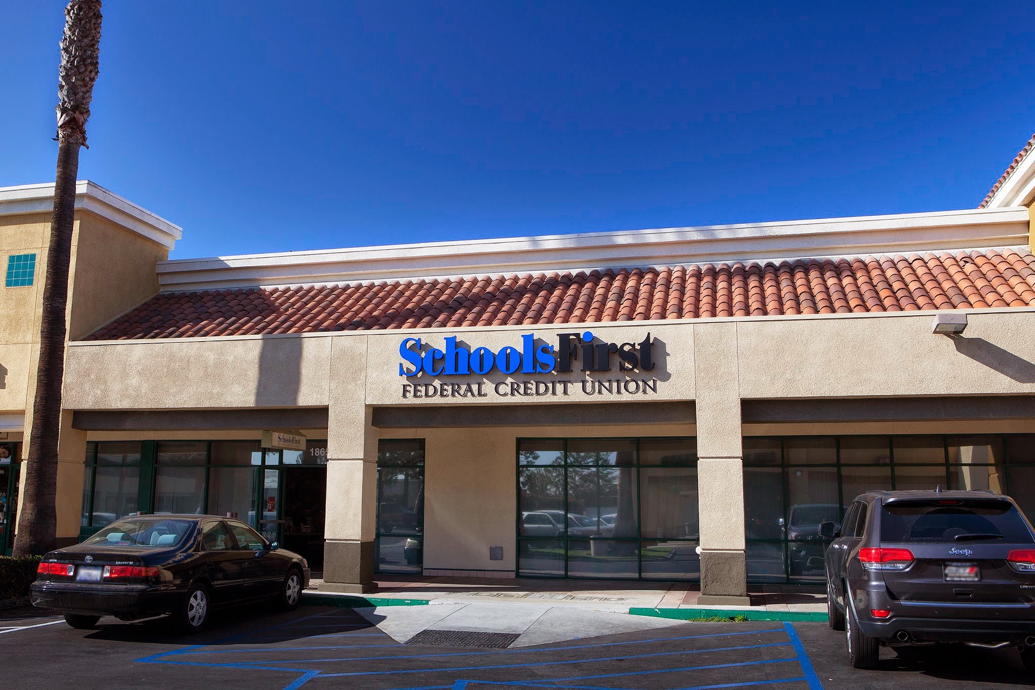 SchoolsFirst Federal Credit Union - Fountain Valley 01
