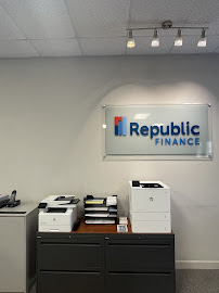 Republic Finance 04