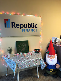 Republic Finance 04