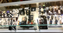 Pistol Annie's Jewelry & Pawn 04