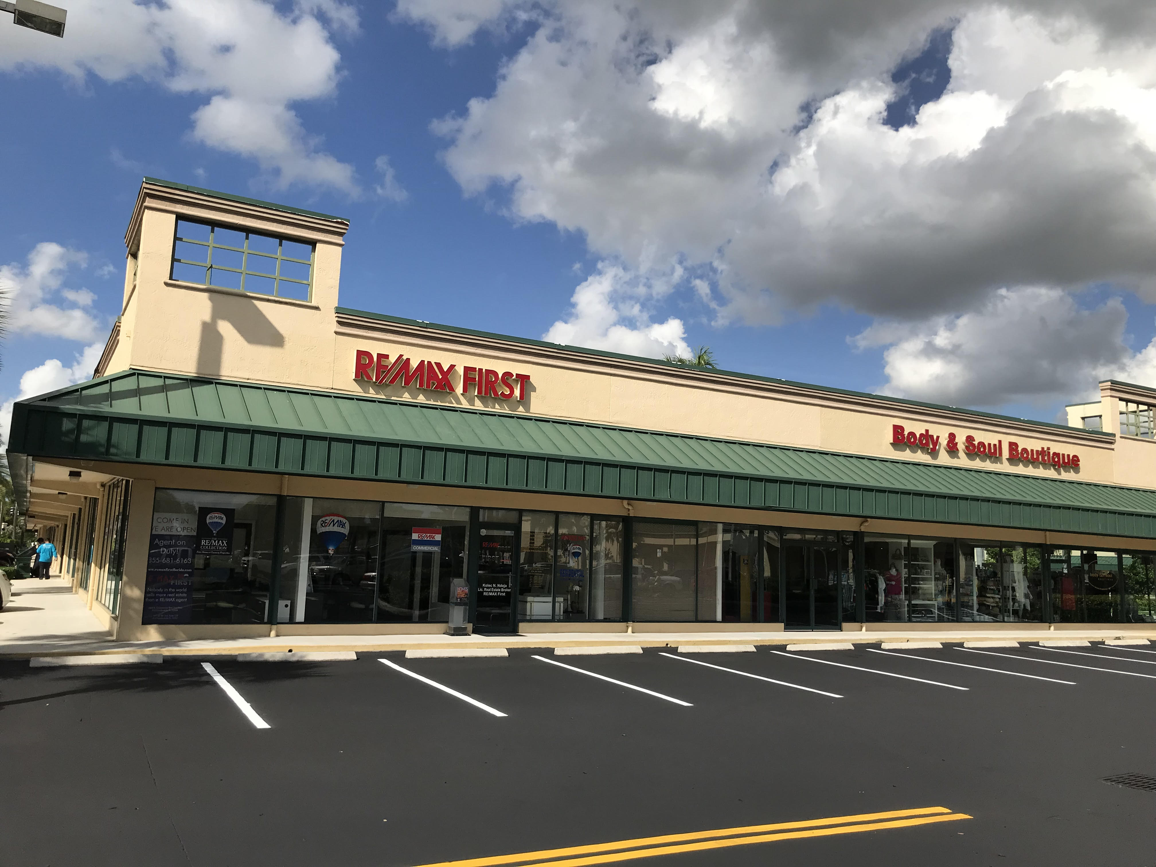 RE/MAX FIRST 01
