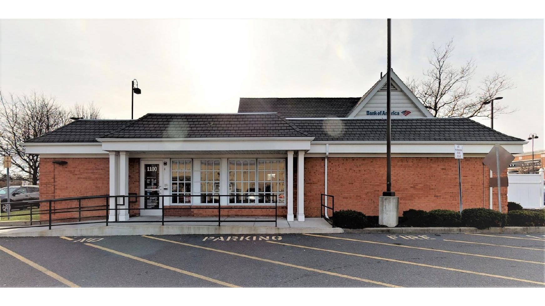 Bank of America (with Drive-thru ATM) 01