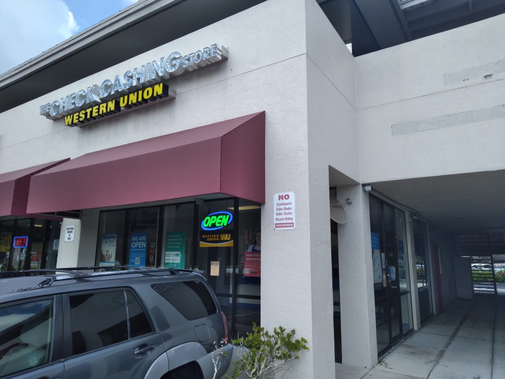 The Check Cashing Store 01
