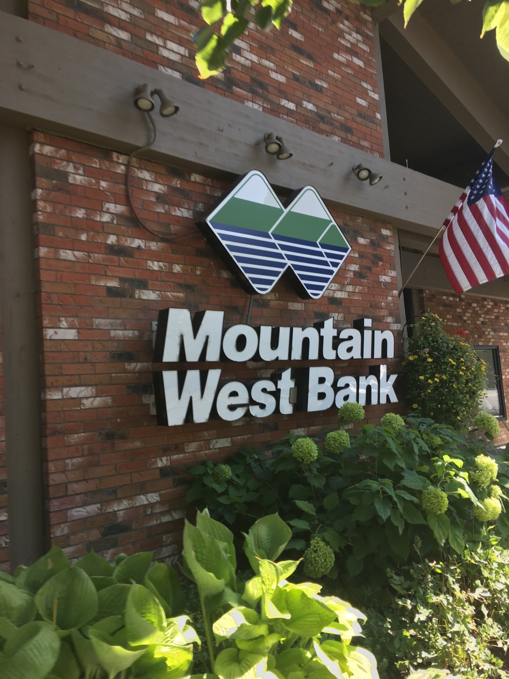 Mountain West Bank 01