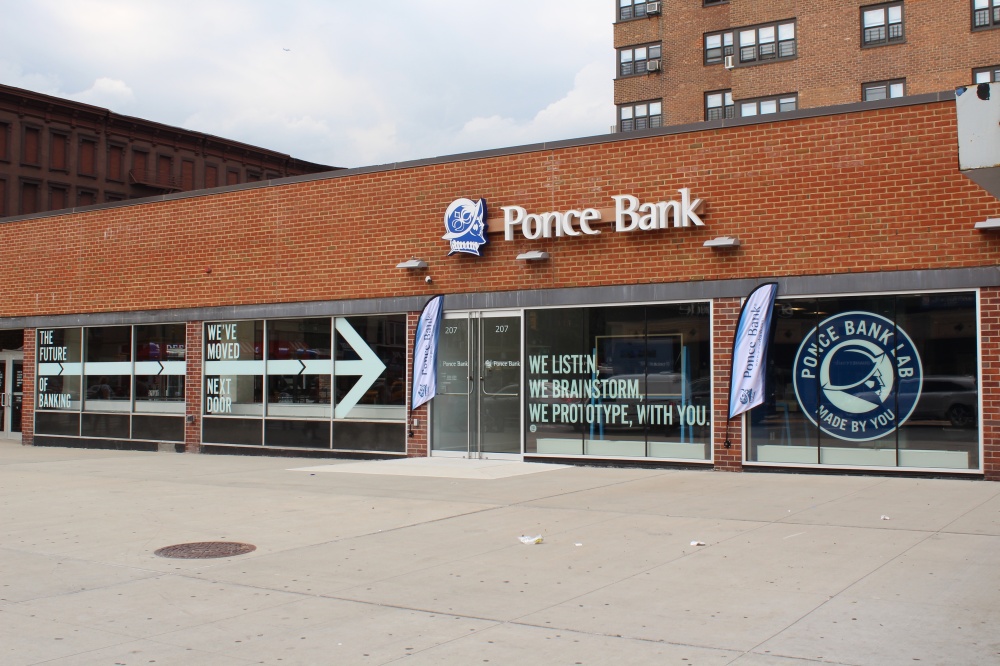 Ponce Bank, 106th Street 01