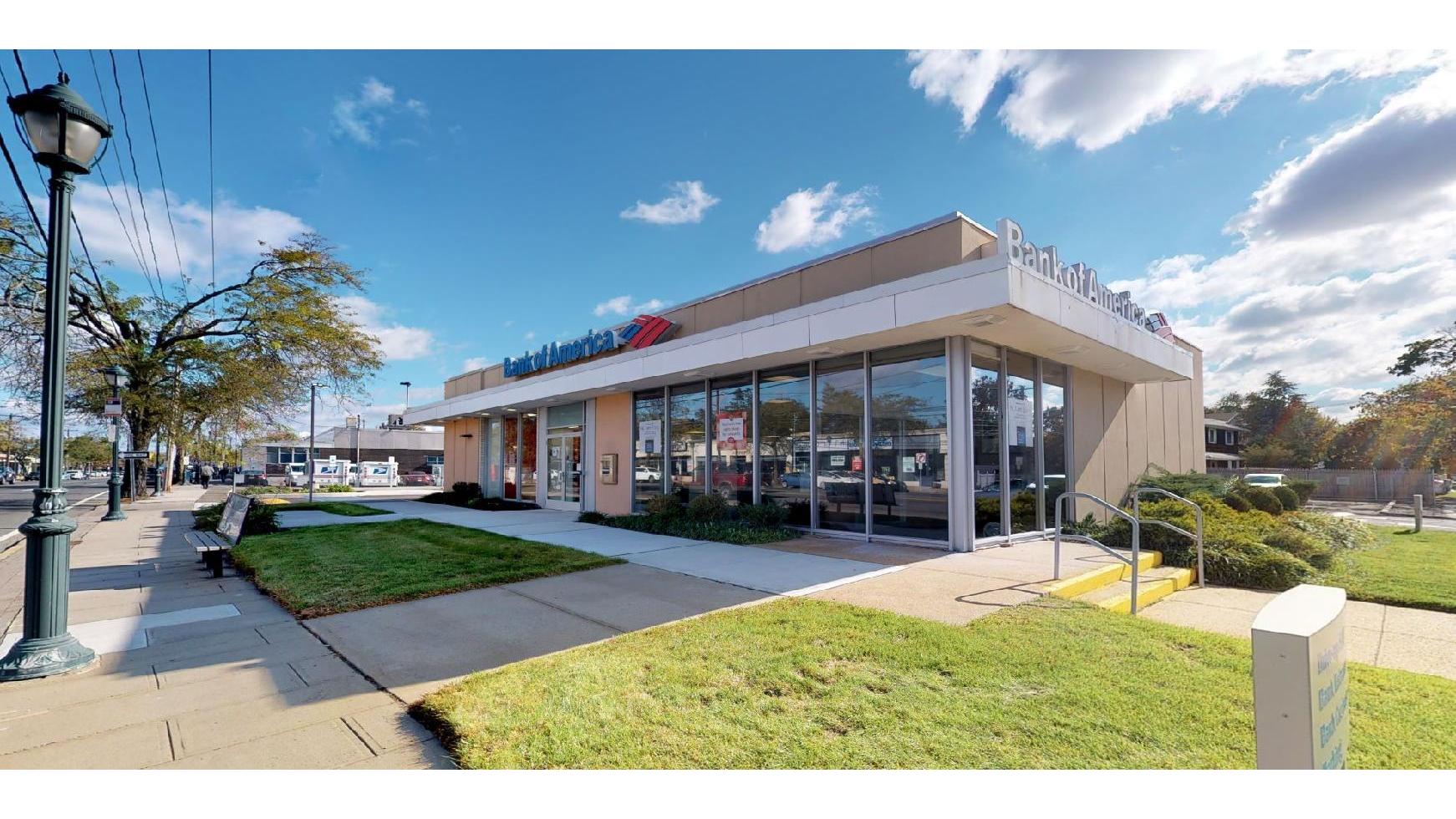Bank of America (with Drive-thru ATM) 01