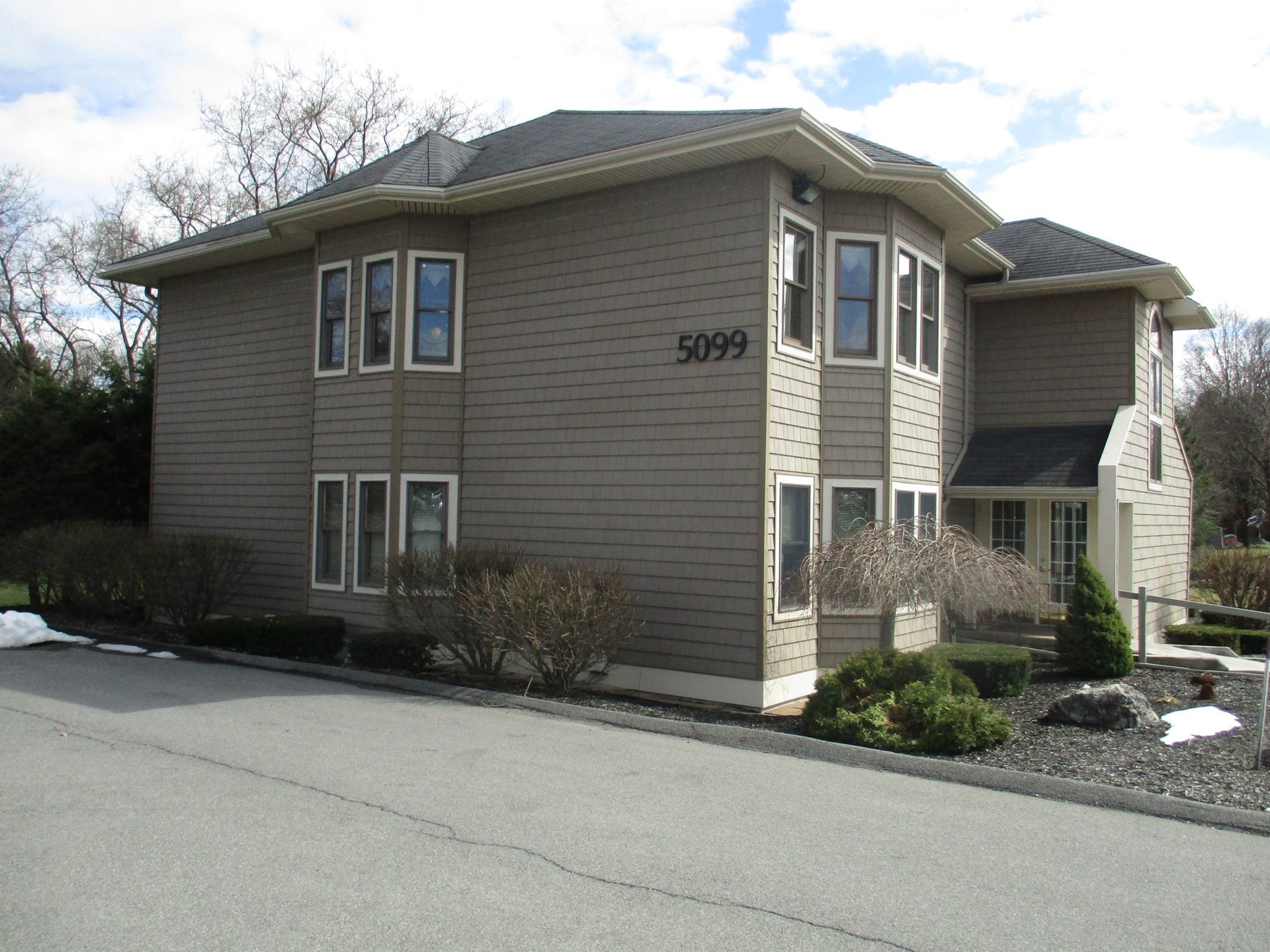 Berkshire Hathaway HomeServices CNY Realty 01