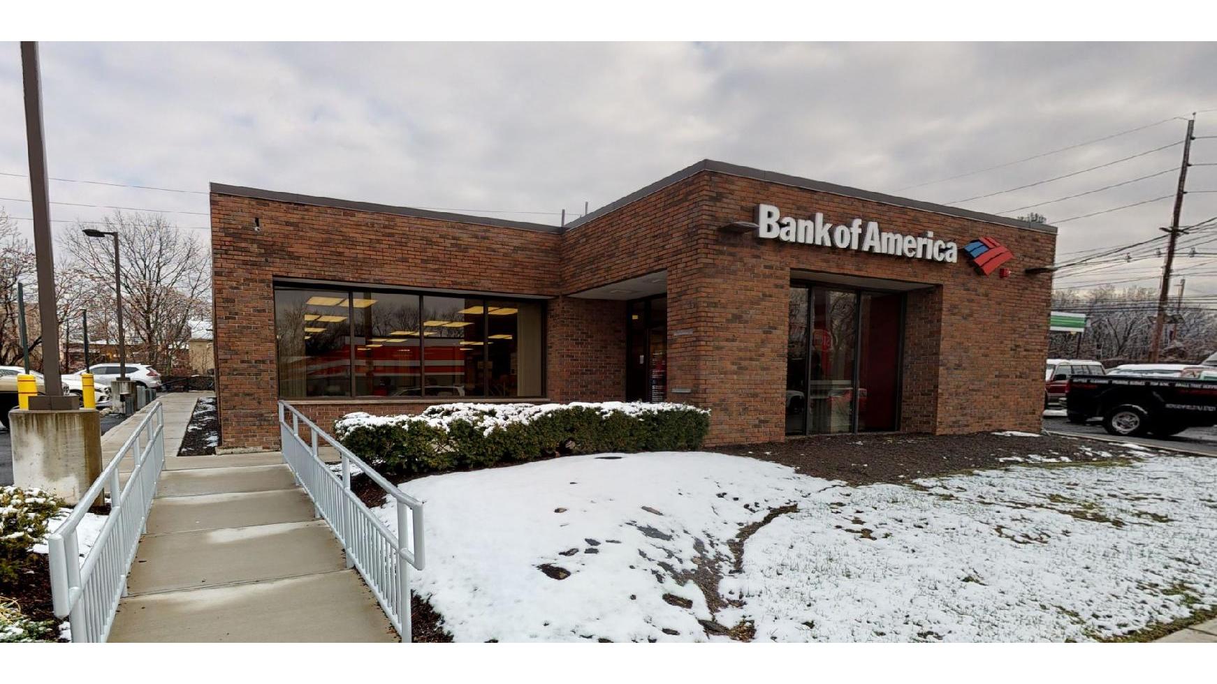 Bank of America (with Drive-thru ATM) 01