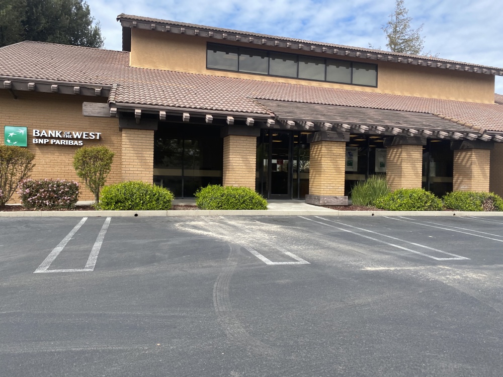 Bank of the West 01