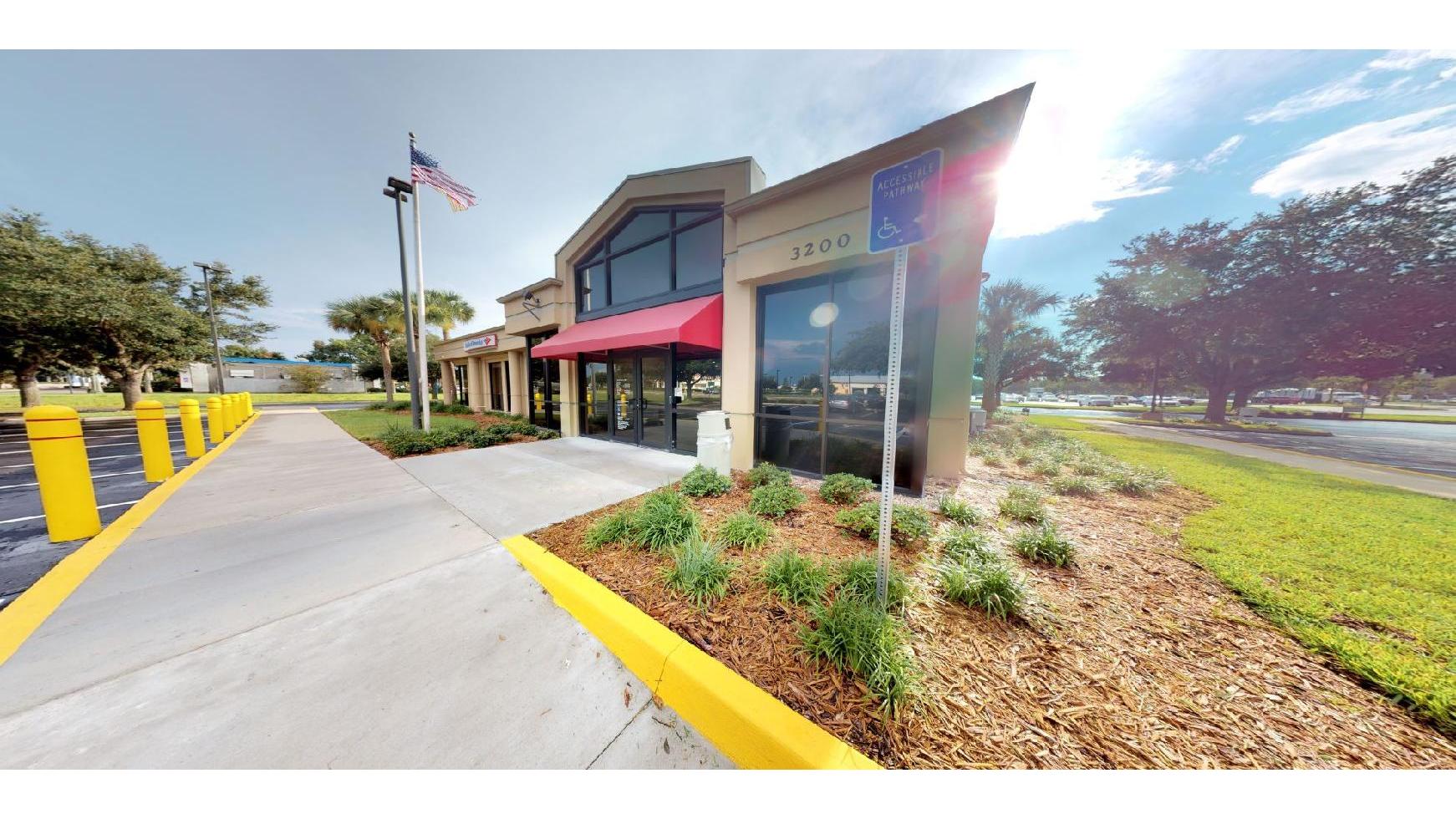 Bank of America (with Drive-thru services) 01
