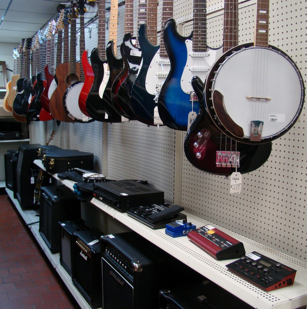 183 Pawn Shop 01