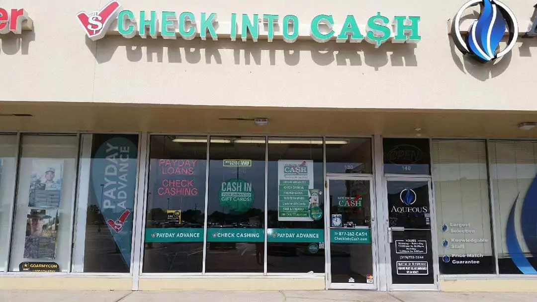 Check Into Cash 01