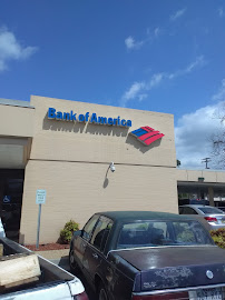 Bank of America (with Drive-thru services) 04