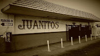 Juanito's Liquor Store 01