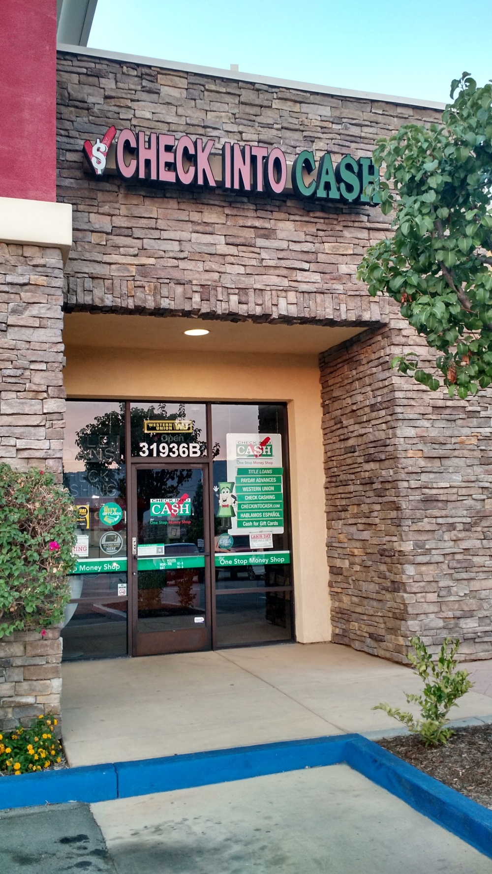 Check Into Cash 01