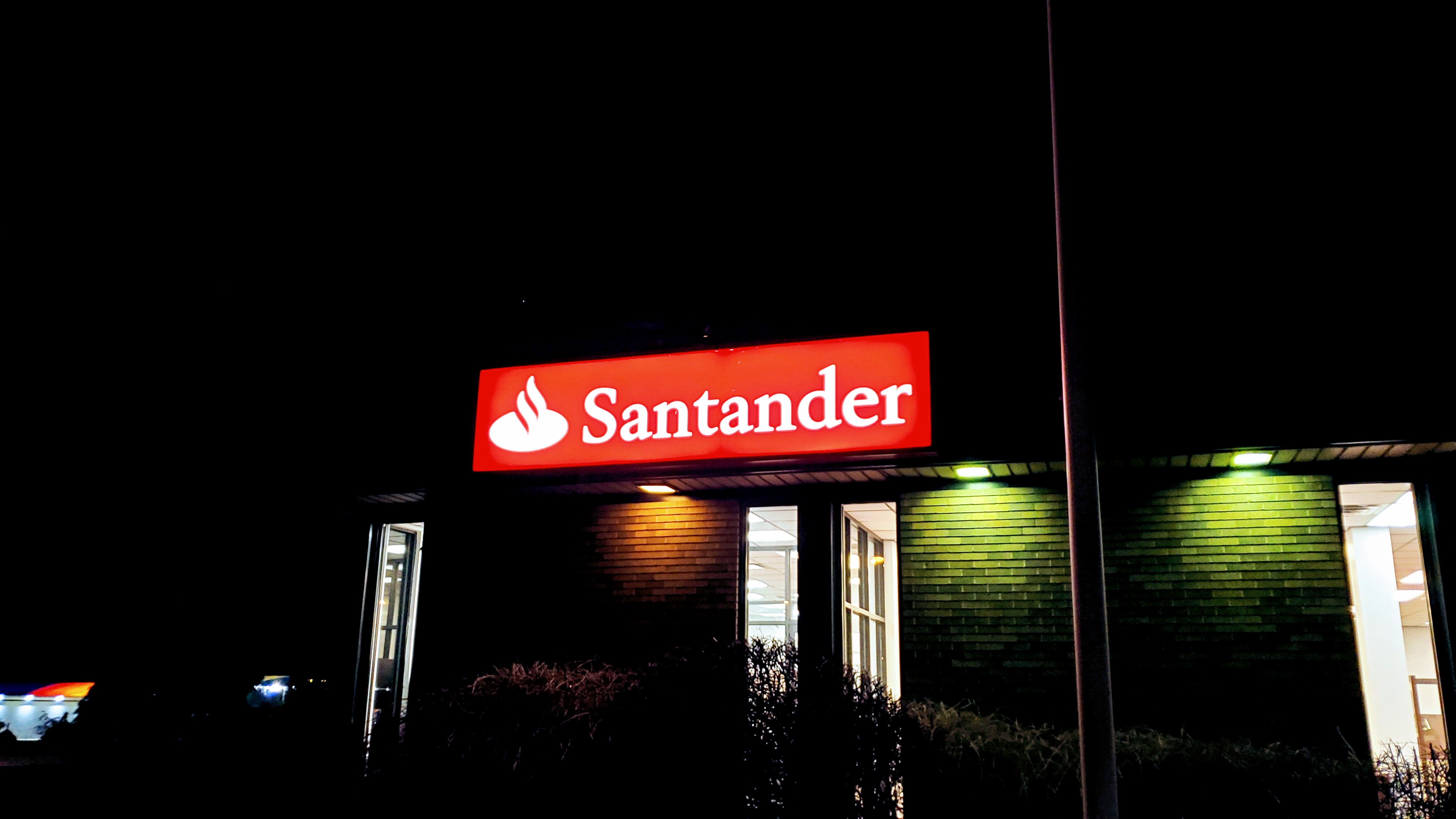 Santander Bank Branch 01
