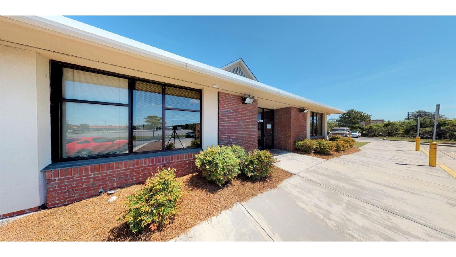 Bank of America (with Drive-thru ATM) 01