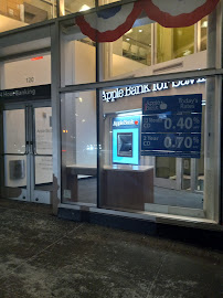 Apple Bank 03