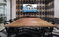 UR TEAM Real Estate Services: Terrance Scotton 03