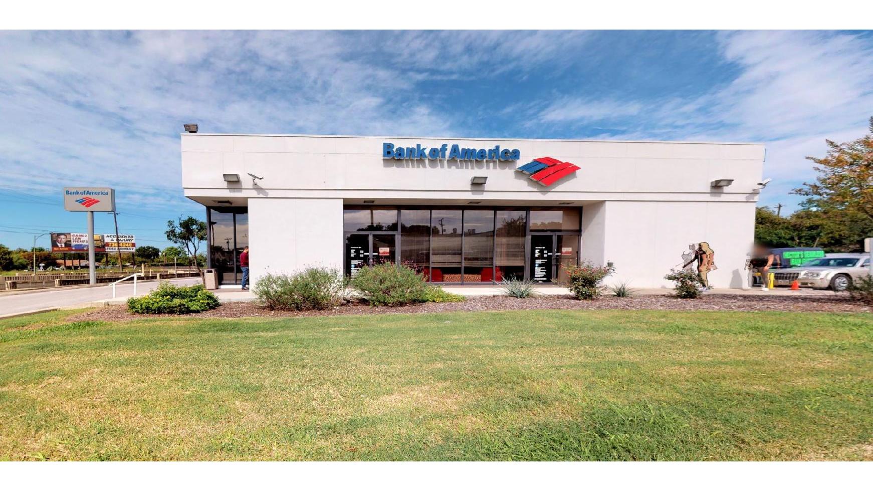 Bank of America (with Drive-thru ATM) 01