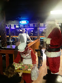 Grove Sports Bar & Eatery 03