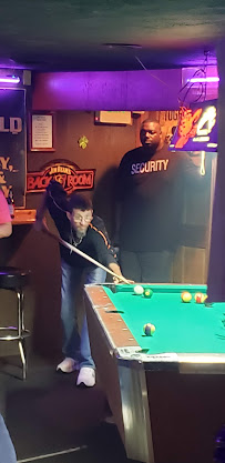 Grove Sports Bar & Eatery 04