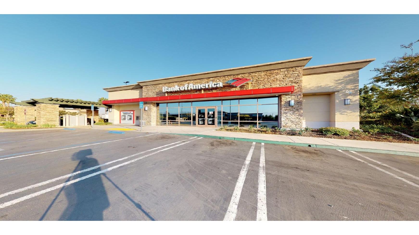 Bank of America (with Drive-thru ATM) 01