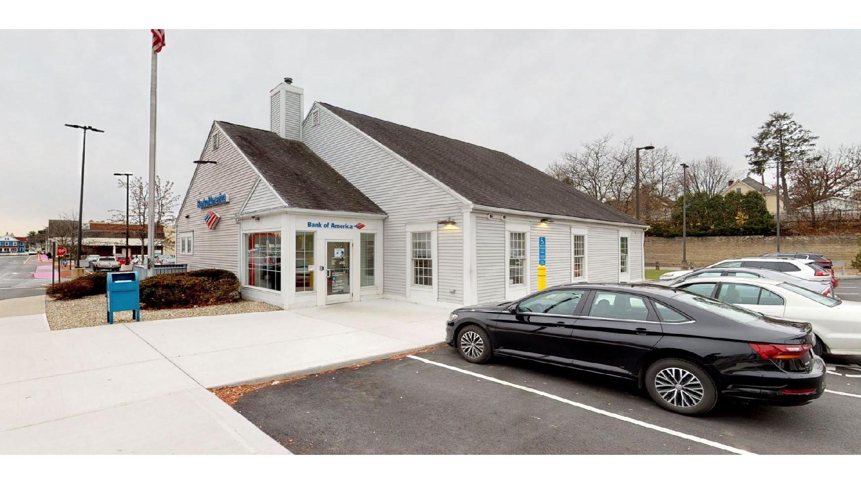 Bank of America (with Drive-thru ATM) 01