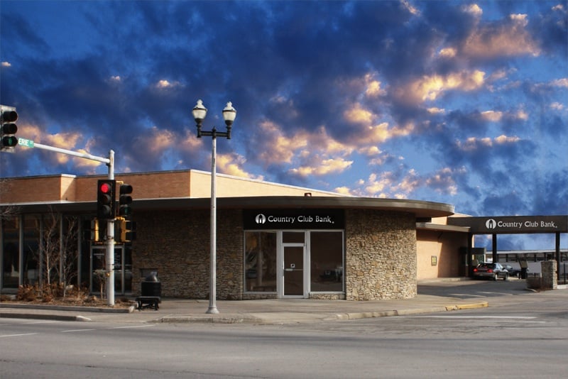 Country Club Bank 01
