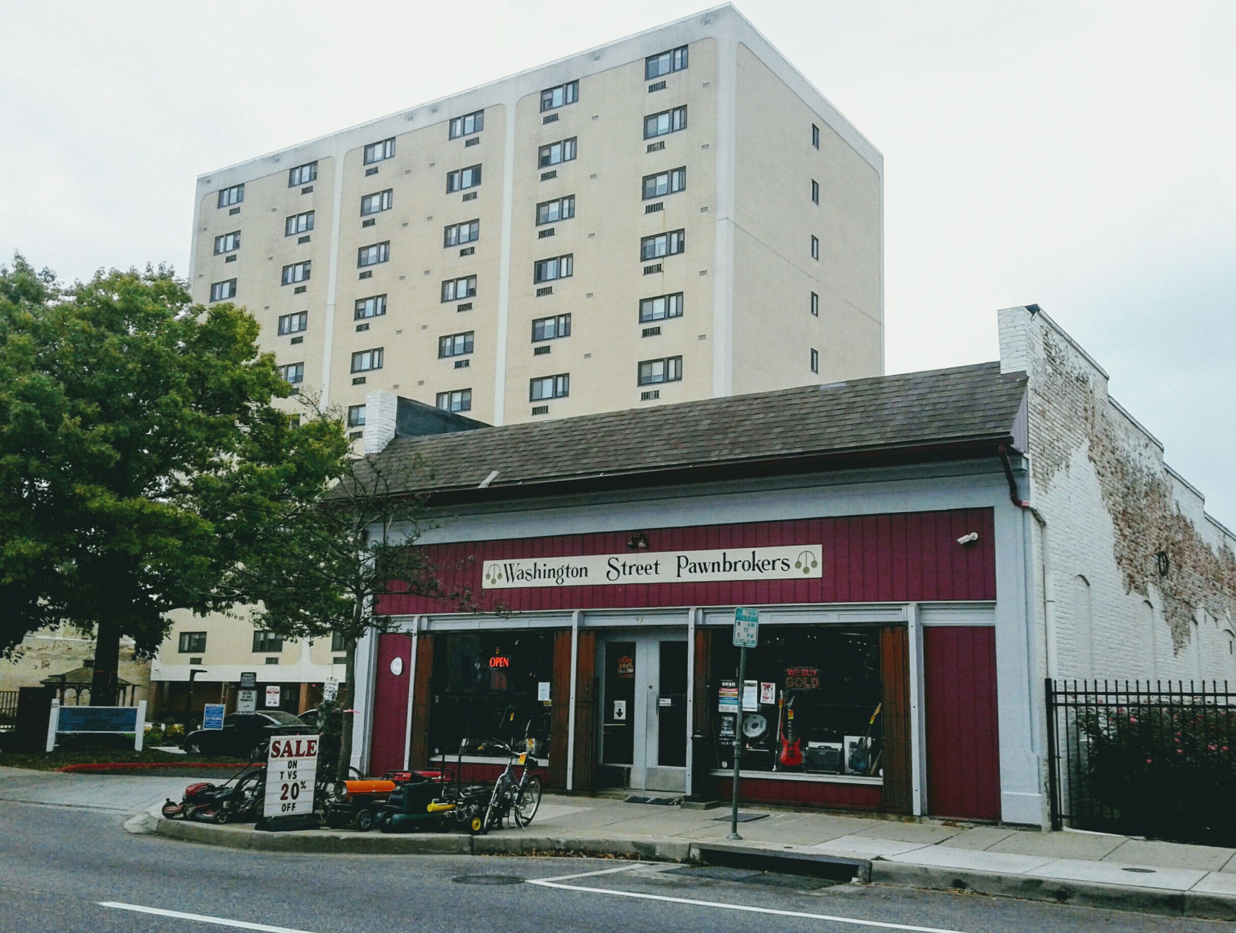 Washington Street Pawn Brokers 01