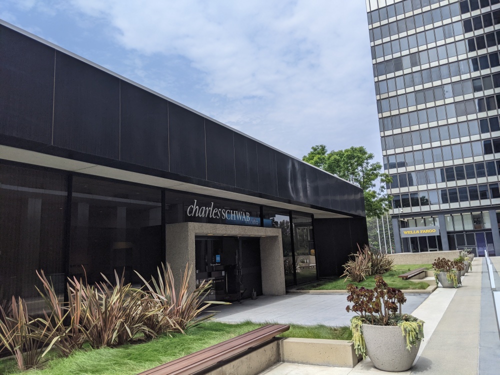 Charles Schwab 01