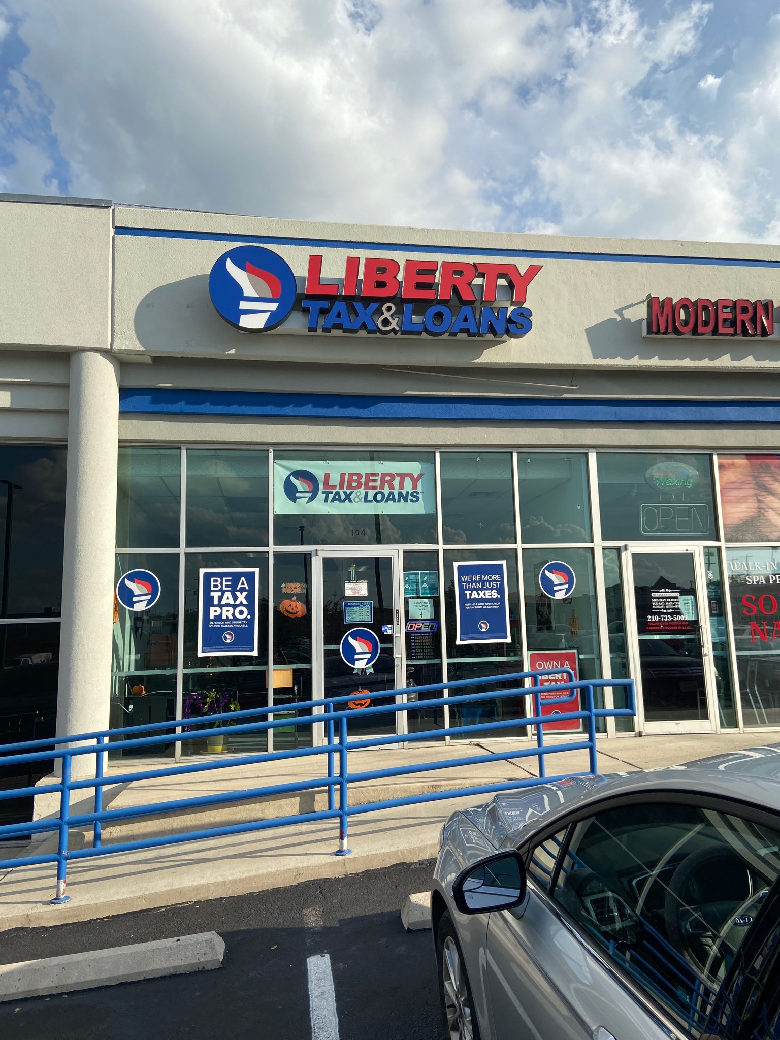 Liberty Tax & Loans 01