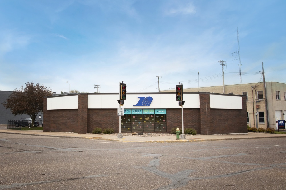 Royal Credit Union - Chippewa Falls Downtown 01