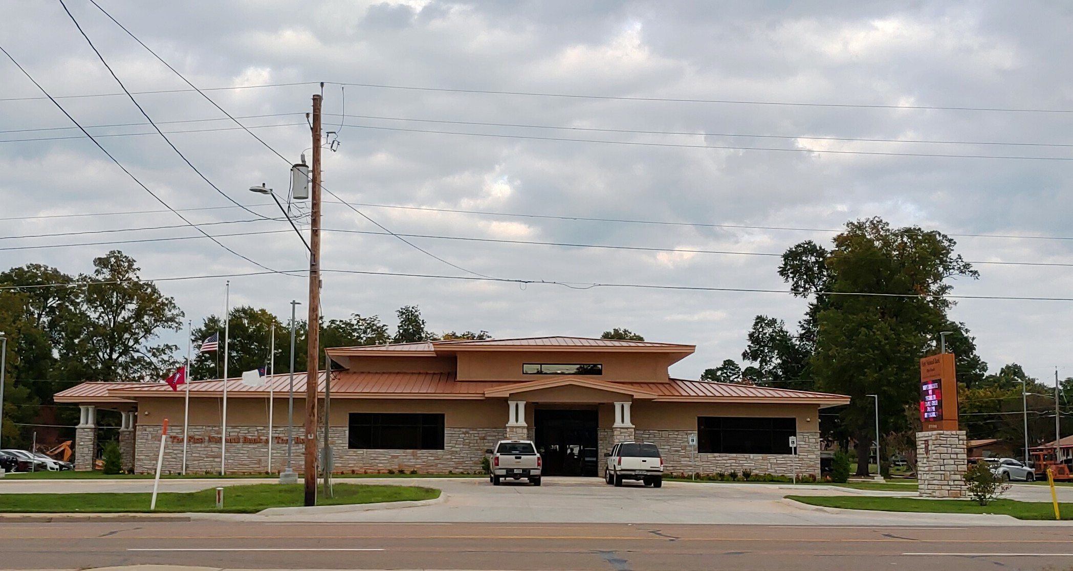 The First National Bank of Tom Bean - Hope Branch 01