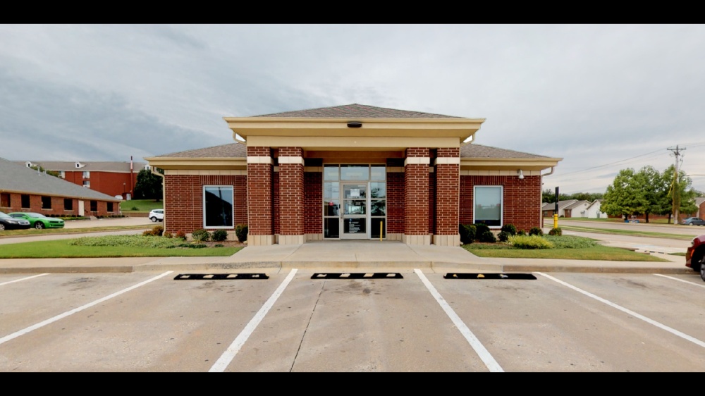 Bank of America (with Drive-thru ATM) 01
