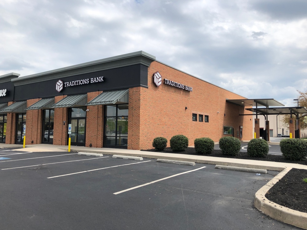 Traditions Bank 01